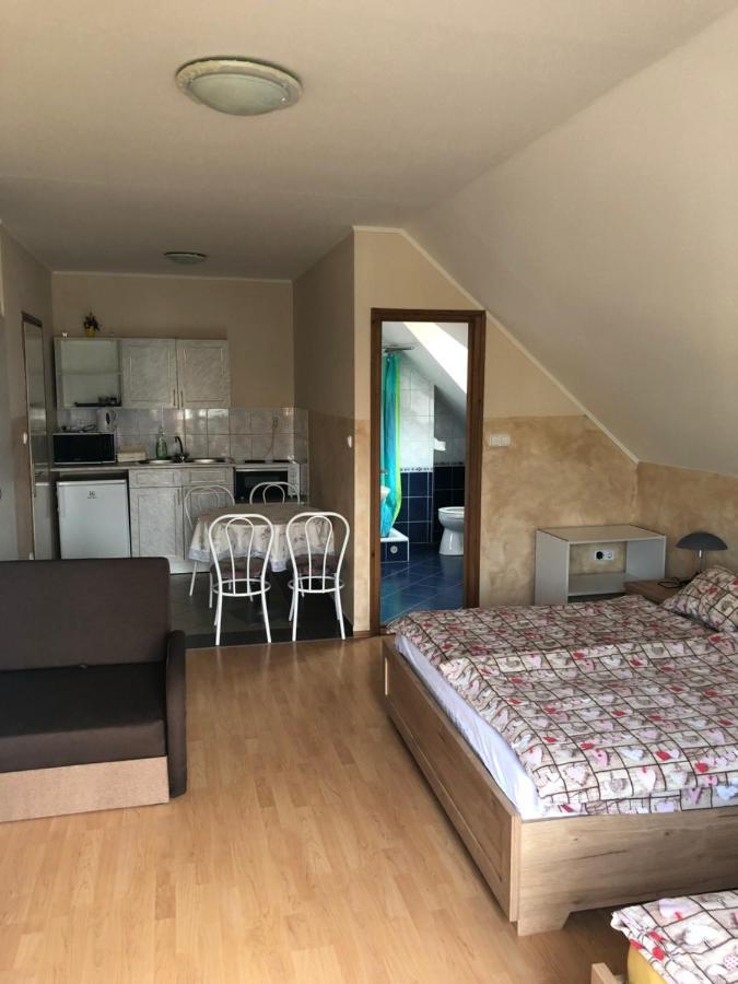 Imre Apartman Hajdúszoboszló Екстериор снимка