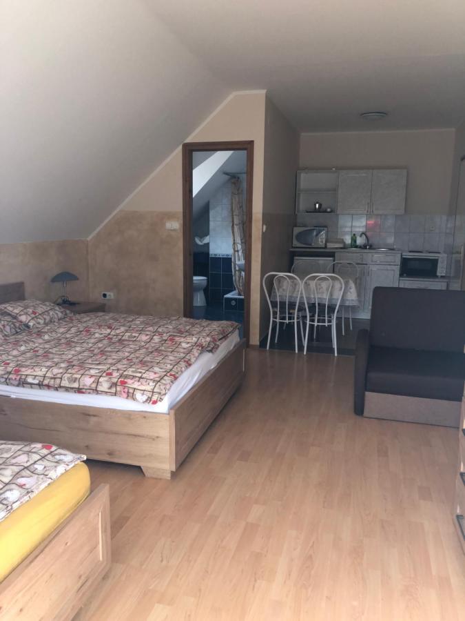 Imre Apartman Hajdúszoboszló Екстериор снимка